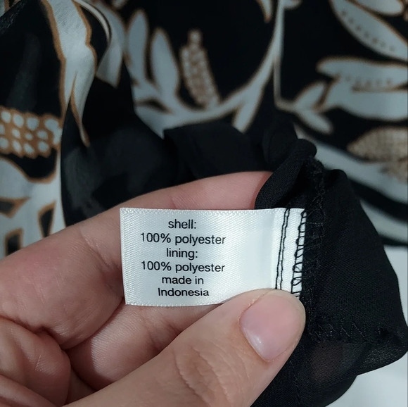 Lane Bryant Cream Tan Bordered Leaves Swing V-Neck Single-Layer Chiffon Tank 26 - Picture 12 of 12